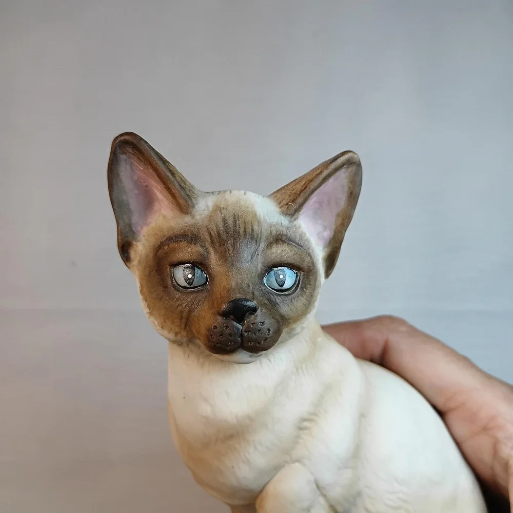 The San Francisco Music Box Company 1993 ICE CASTLES SIAMESE Cat Figurine 6 Inch